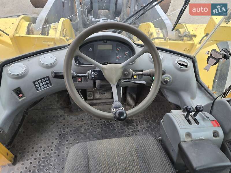 Фронтальный погрузчик Volvo L 220E 2005 в Киеве фото 18 Фронтальный погрузчик Volvo L 220E 2005 в Киеве