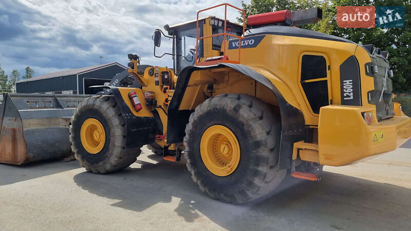 Volvo L 330D 2019