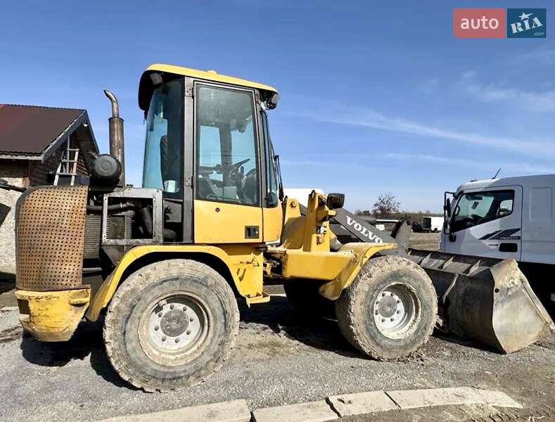 Фронтальный погрузчик Volvo L 35D 1999 в Львове
