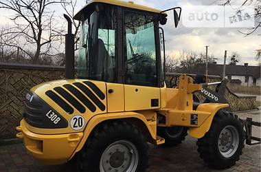 Фронтальный погрузчик Volvo L 70 2001 в 
