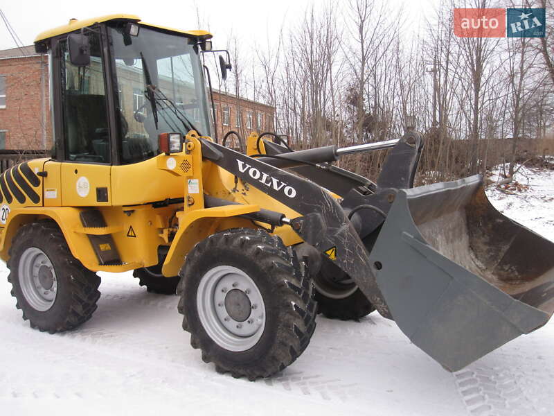 Фронтальный погрузчик Volvo L30B 2002 в Виннице