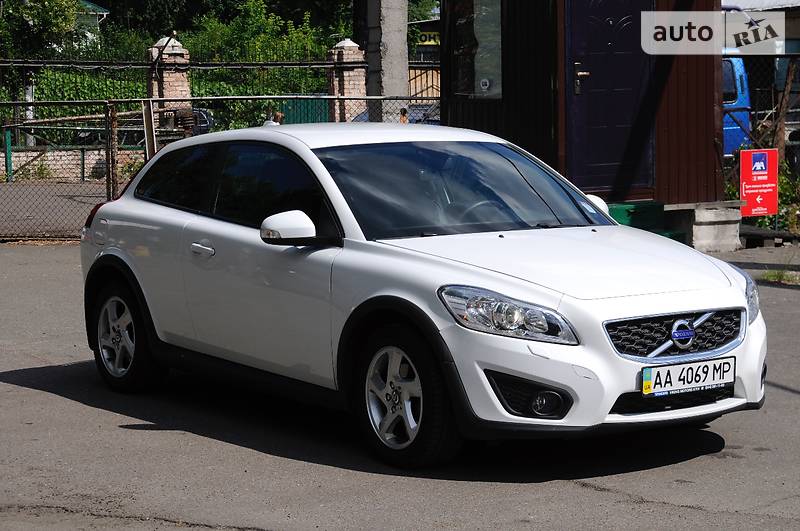 Хэтчбек Volvo S40 2012 в Киеве