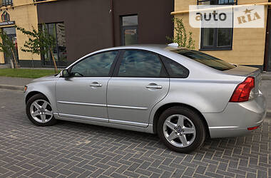 Седан Volvo S40 2009 в Львове