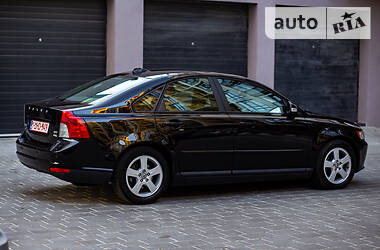 Седан Volvo S40 2010 в Стрые