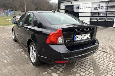 Седан Volvo S40 2010 в Львові