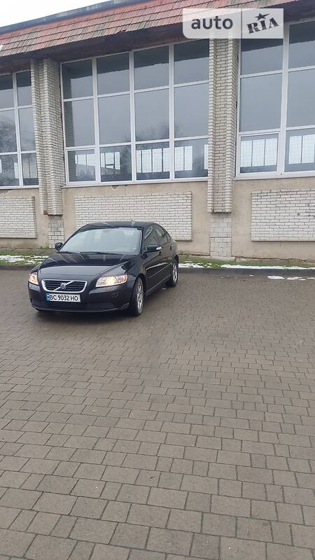 Седан Volvo S40 2008 в Буську