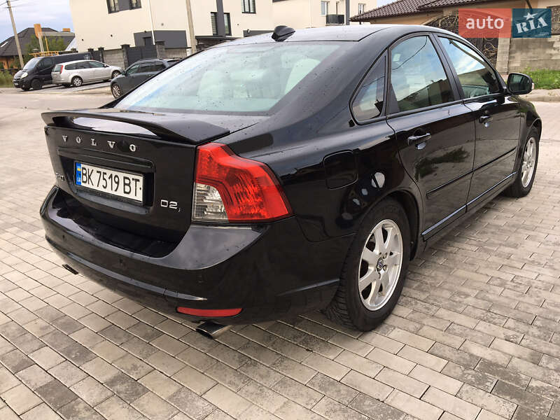 Седан Volvo S40 2011 в Киеве