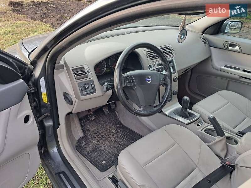 Седан Volvo S40 2005 в Каменец-Подольском фото 8 Седан Volvo S40 2005 в Каменец-Подольском
