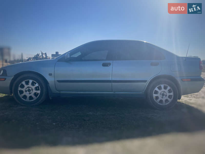 Седан Volvo S40 2003 в Ровно