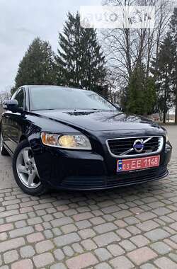 Седан Volvo S40 2011 в Сумах