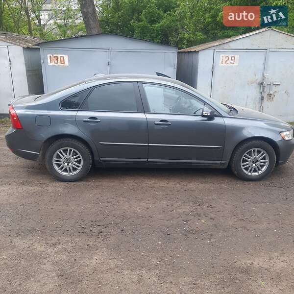 Седан Volvo S40 2009 в Чернівцях