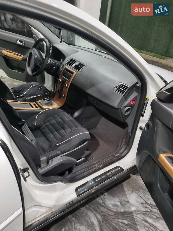 Седан Volvo S40 2009 в Киеве