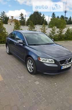 Седан Volvo S40 2011 в Киеве