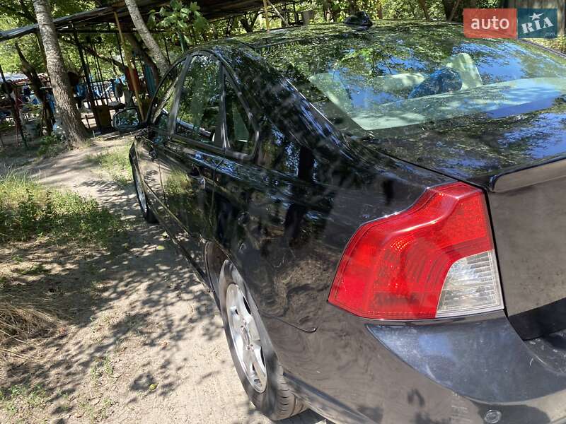Седан Volvo S40 2009 в Киеве