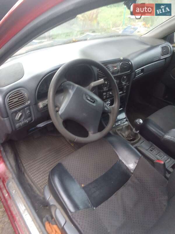 Седан Volvo S40 2000 в Бахмаче