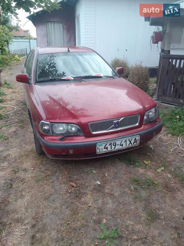 Седан Volvo S40 2000 в Бахмаче