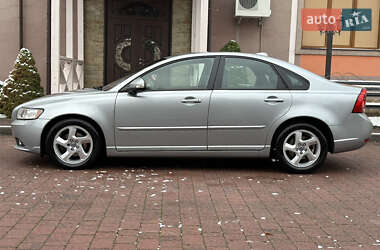 Седан Volvo S40 2011 в Стрые