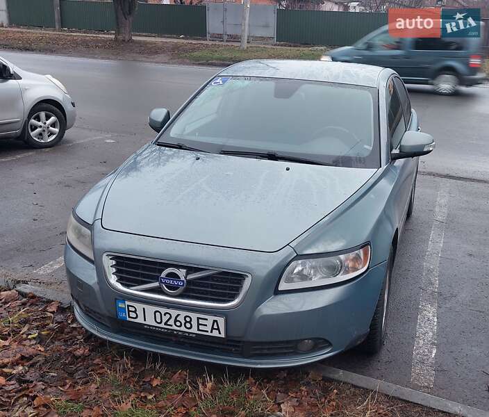 Седан Volvo S40 2010 в Полтаве