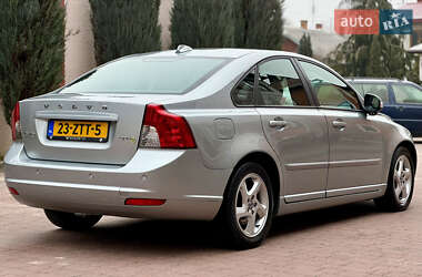 Седан Volvo S40 2011 в Стрые