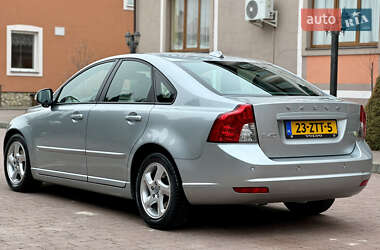 Седан Volvo S40 2011 в Стрые