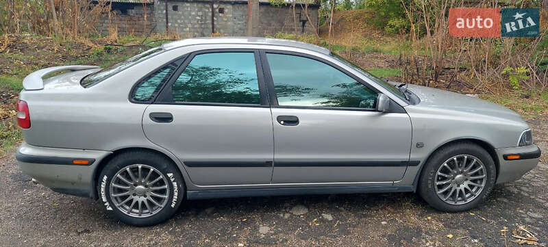 Седан Volvo S40 1997 в Марганце