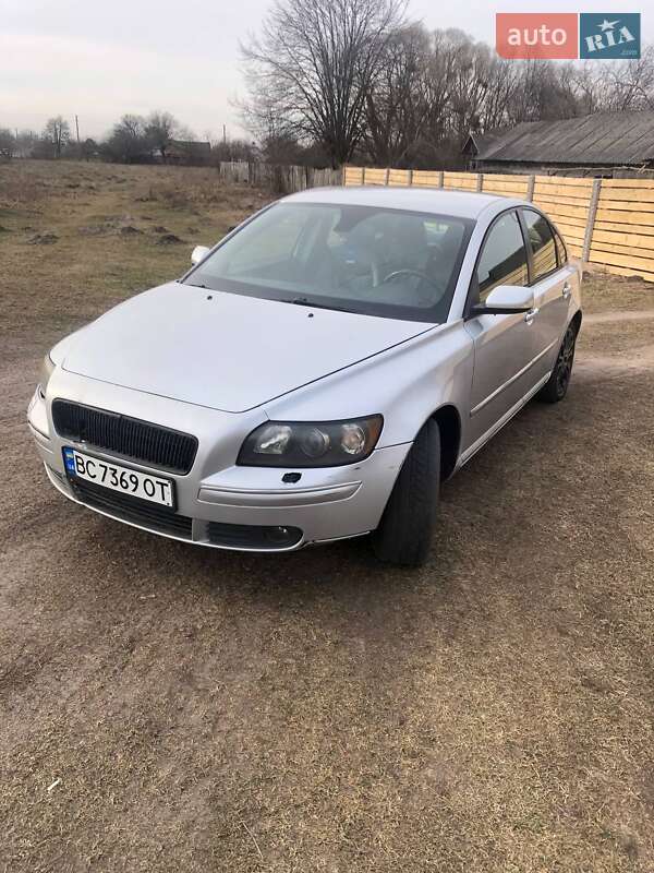 Volvo S40 2004