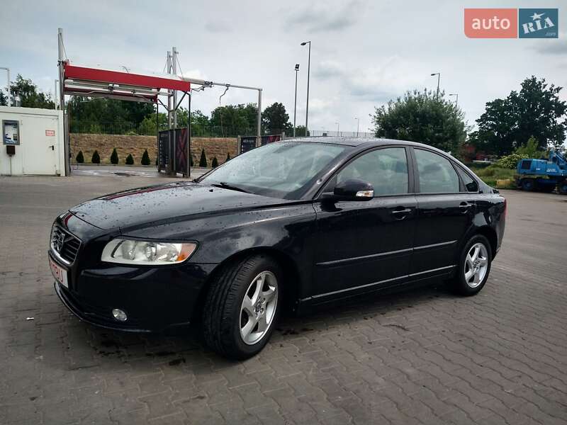Седан Volvo S40 2012 в Терновке