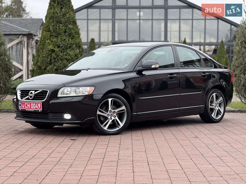 Седан Volvo S40 2012 в 