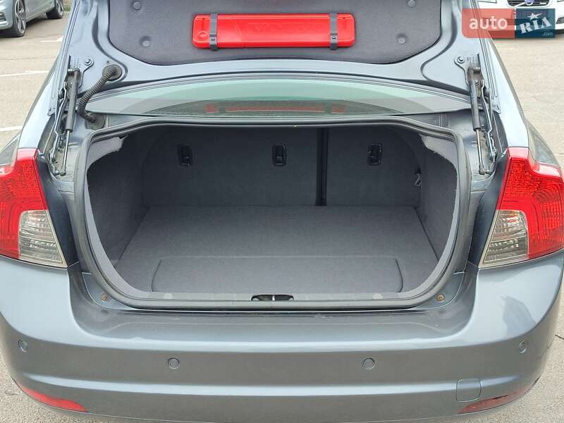 Седан Volvo S40 2011 в Киеве