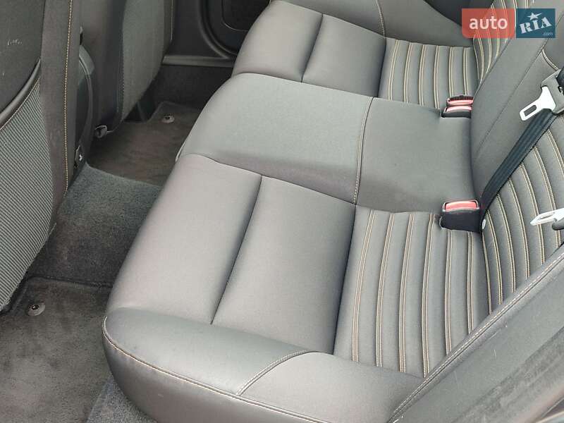 Седан Volvo S40 2011 в Киеве