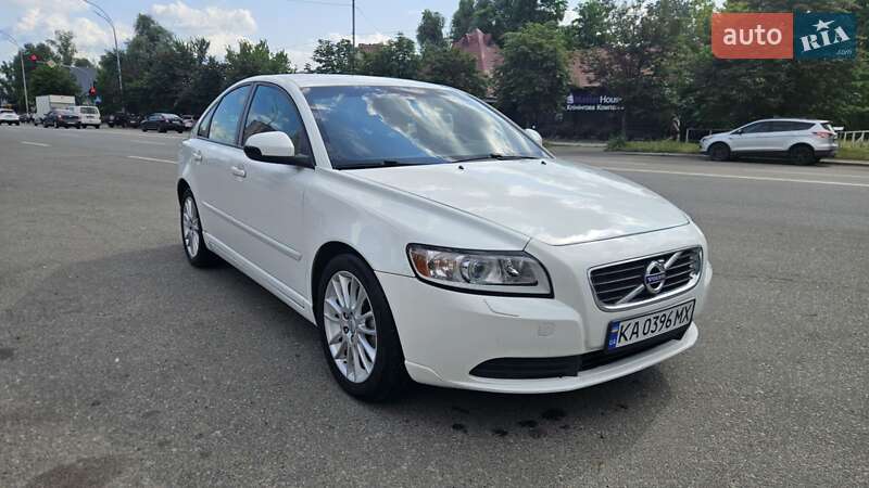 Volvo S40 2011