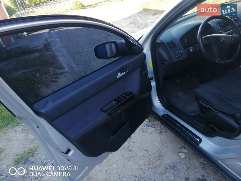 Седан Volvo S40 2007 в Вараше