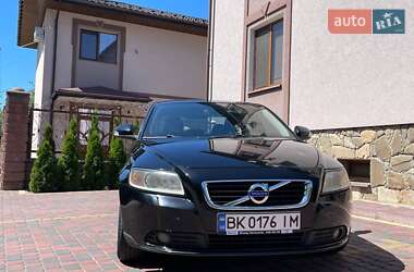 Седан Volvo S40 2010 в Вараші