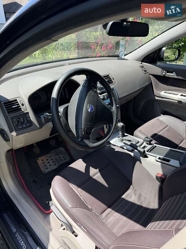 Седан Volvo S40 2008 в Киверцах