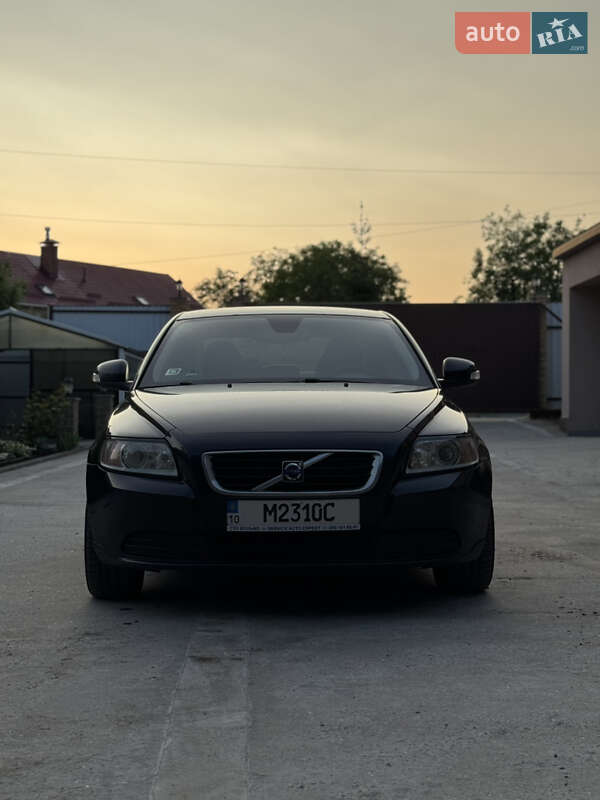 Седан Volvo S40 2009 в Киеве
