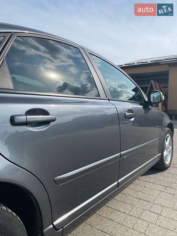 Седан Volvo S40 2011 в Копичинці