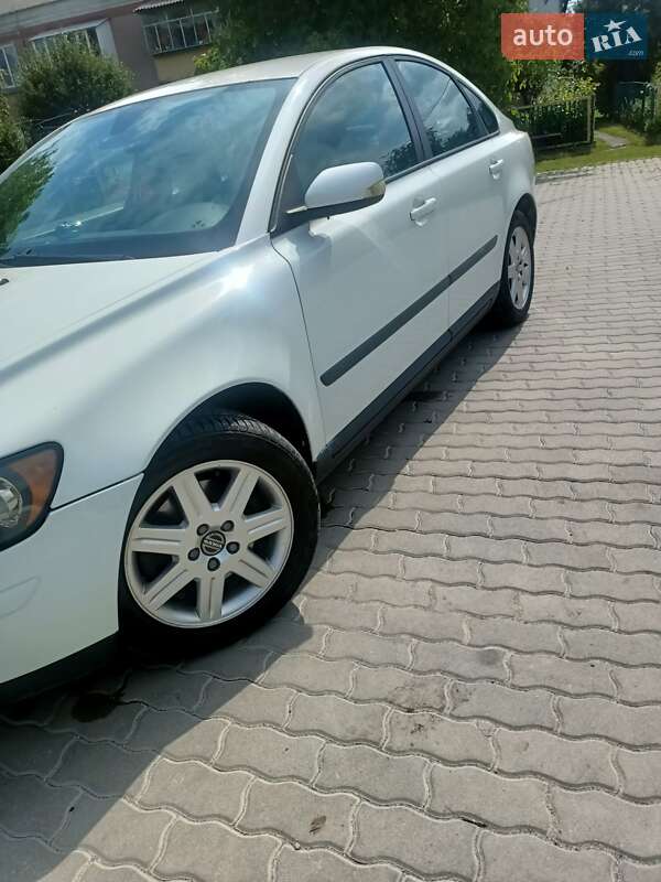Седан Volvo S40 2005 в Хоросткове