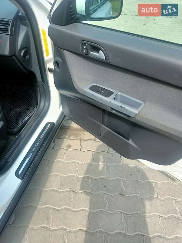 Седан Volvo S40 2005 в Хоросткове