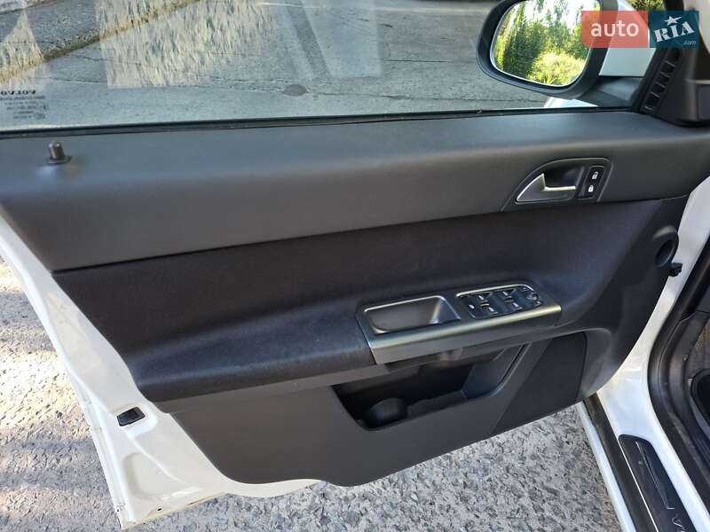 Седан Volvo S40 2012 в Вараше