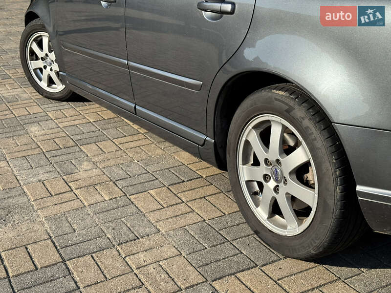 Седан Volvo S40 2010 в Судовой Вишне