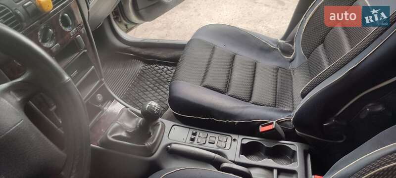 Седан Volvo S40 1998 в Буче фото 4 Седан Volvo S40 1998 в Буче