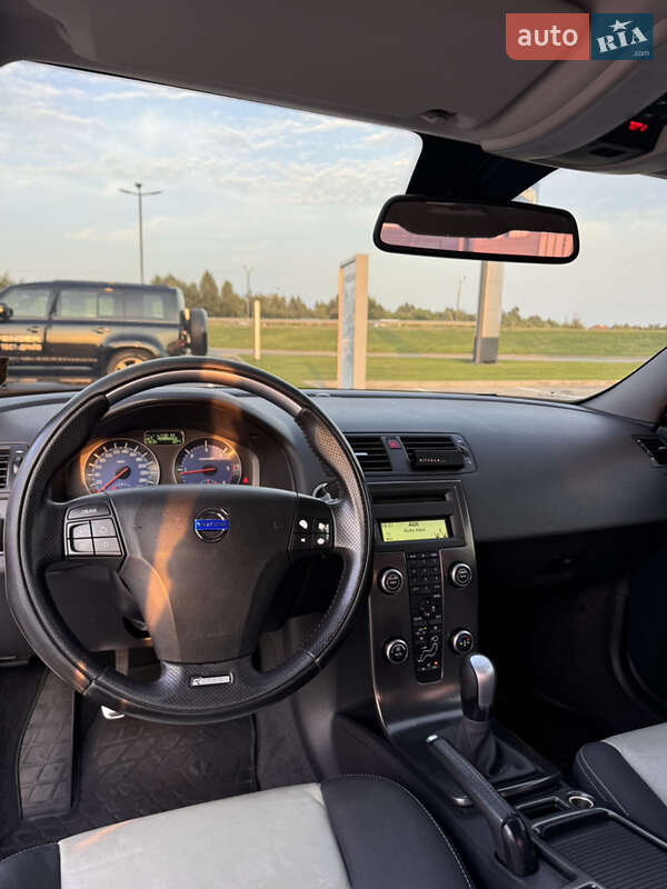 Седан Volvo S40 2008 в Львові