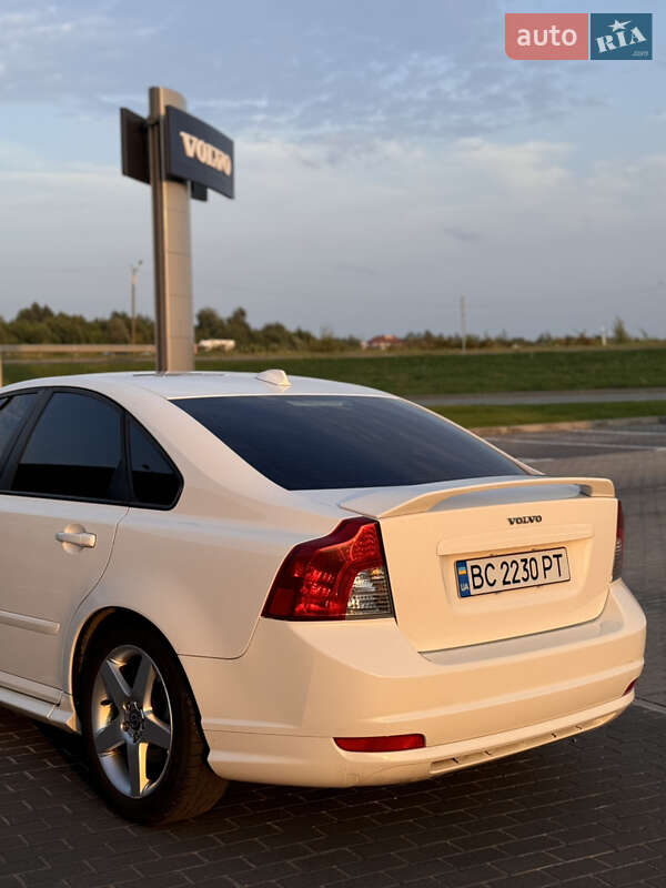 Седан Volvo S40 2008 в Львові