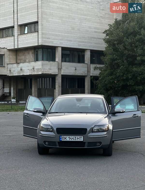 Седан Volvo S40 2006 в Киеве