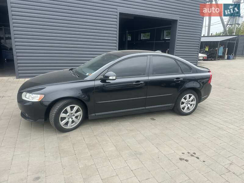 Седан Volvo S40 2011 в 