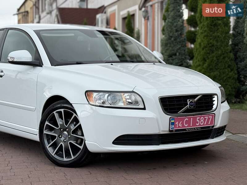 Седан Volvo S40 2010 в Стрые