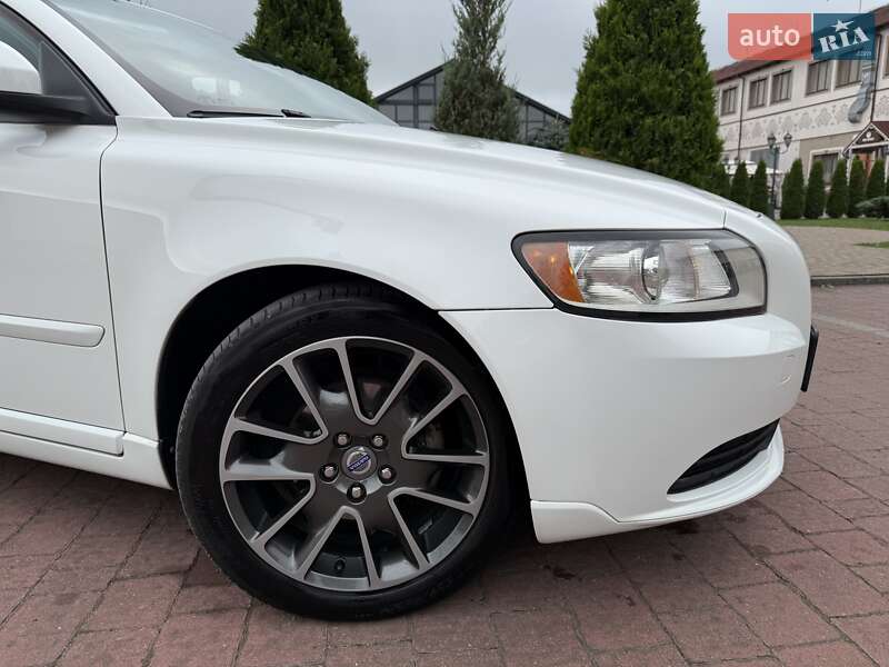 Седан Volvo S40 2010 в Стрые