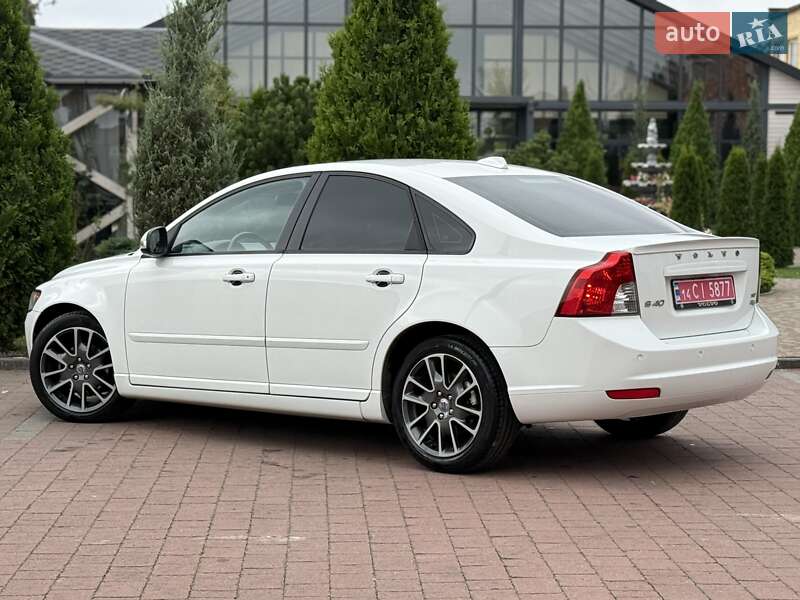 Седан Volvo S40 2010 в Стрые