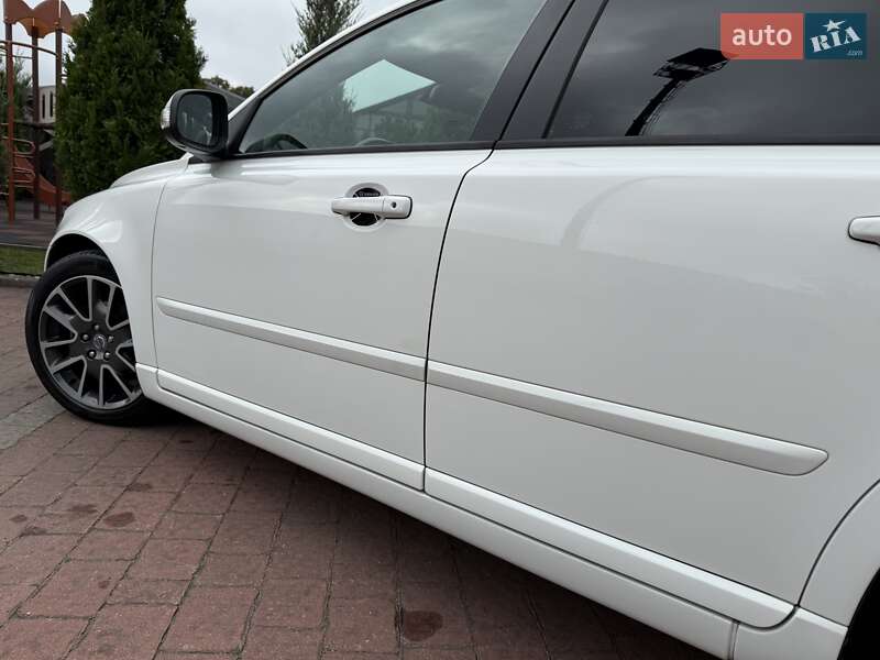 Седан Volvo S40 2010 в Стрые