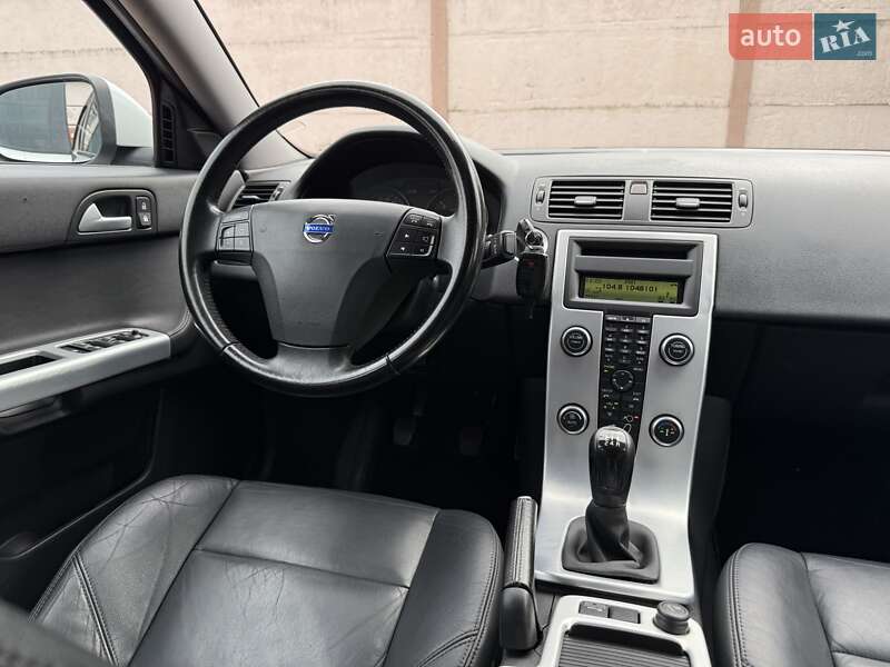 Седан Volvo S40 2010 в Стрые